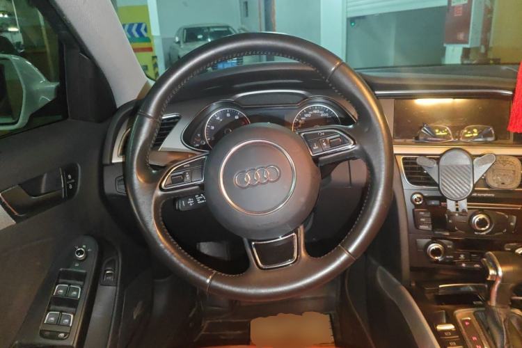 Used Audi A4L 2016 35 TFSI Collector's Edition Automatic Standard Model Steering Wheel