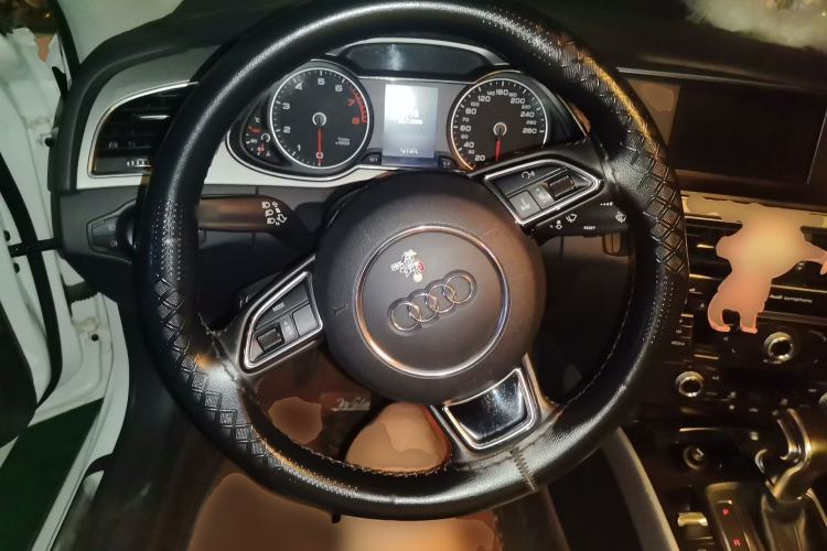 Used Audi A4L 2016 35 TFSI Collector's Edition Automatic Standard Model Steering Wheel