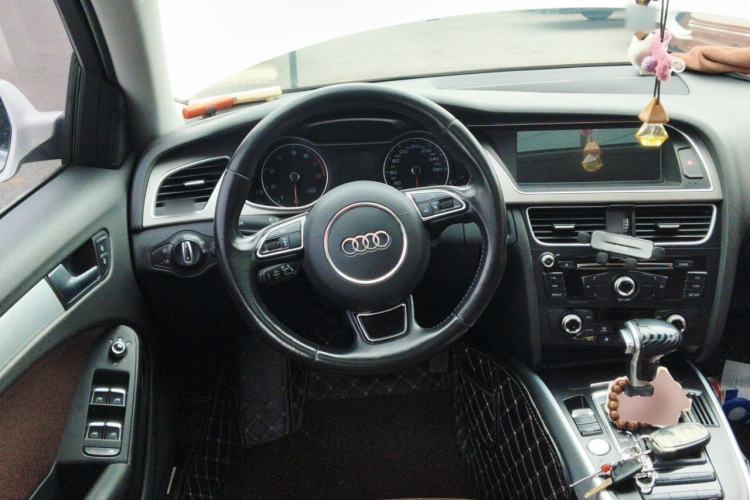 Used Audi A4L 2016 35 TFSI Collector's Edition Automatic Standard Model Steering Wheel