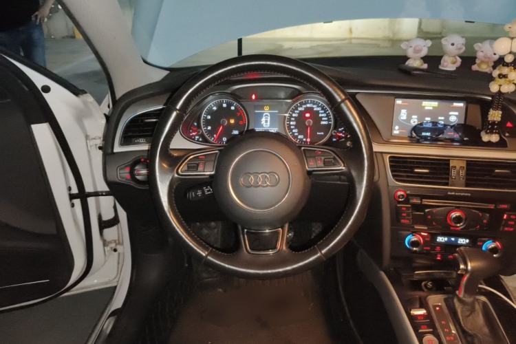 Used Audi A4L 2016 35 TFSI Collector's Edition Automatic Standard Model Steering Wheel