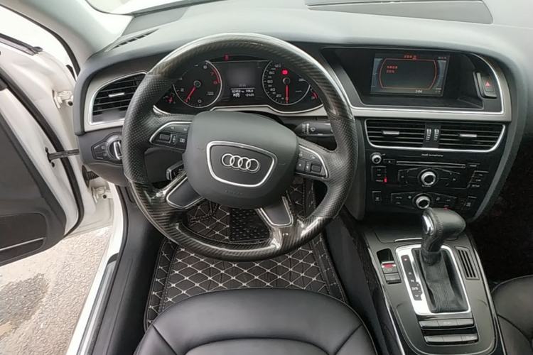 Used Audi A4L 2016 30 TFSI Collector's Edition Automatic Comfort Model Steering Wheel