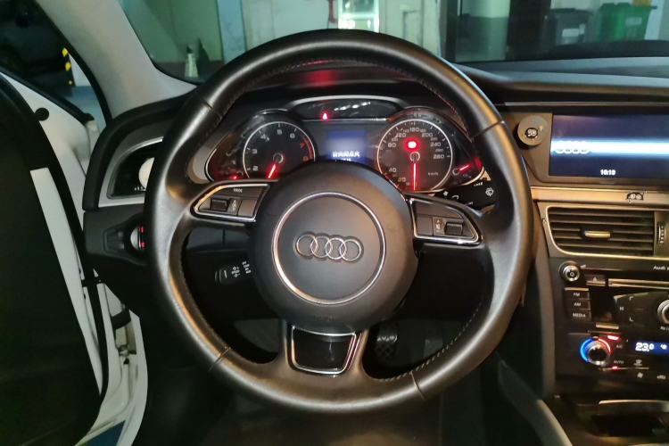 Used Audi A4L 2016 35 TFSI Collector's Edition Automatic Standard Model Steering Wheel