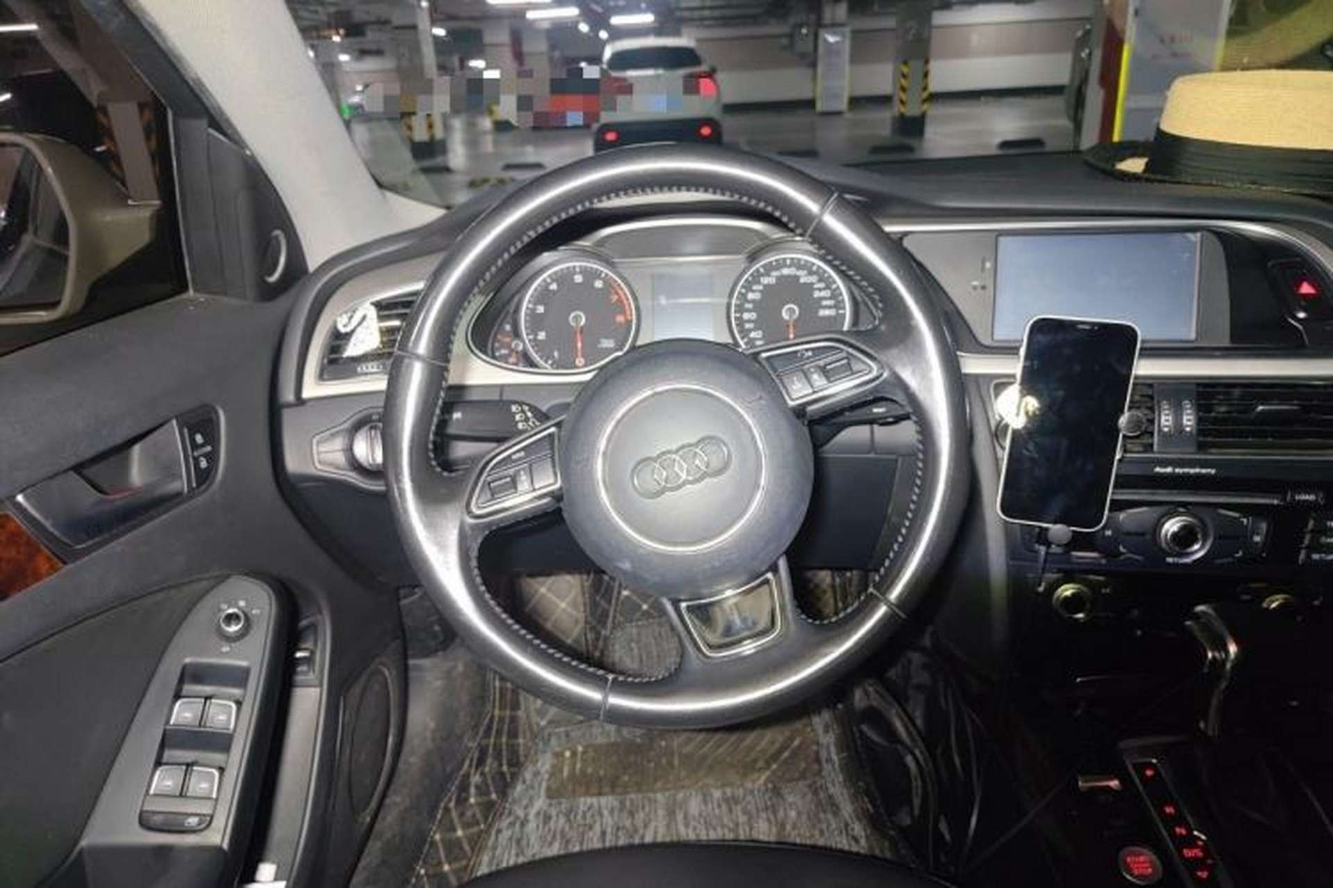 Used Audi A4L 2016 35 TFSI Collection Edition S line Comfort Model Steering Wheel