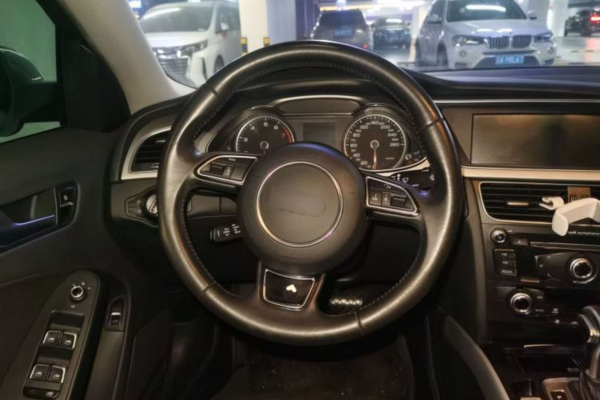 Used Audi A4L 2016 35 TFSI Automatic Standard Model Steering Wheel