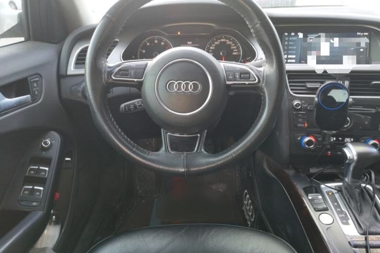 Used Audi A4L 2016 35 TFSI Collection Edition S line Comfort Model Steering Wheel
