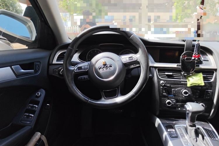 Used Audi A4L 2016 35 TFSI Automatic Comfort Model Steering Wheel