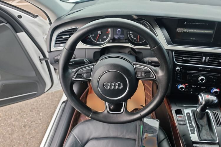 Used Audi A4L 2016 35 TFSI Automatic Comfort Model Steering Wheel