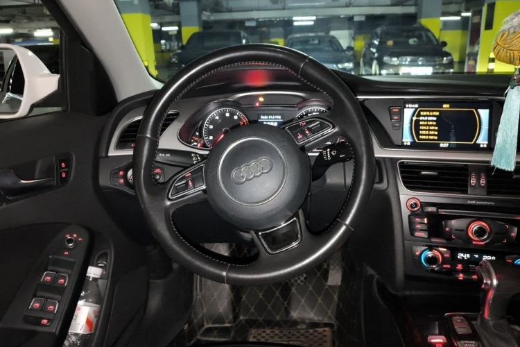 Used Audi A4L 2016 35 TFSI Collector's Edition Automatic Standard Model Steering Wheel