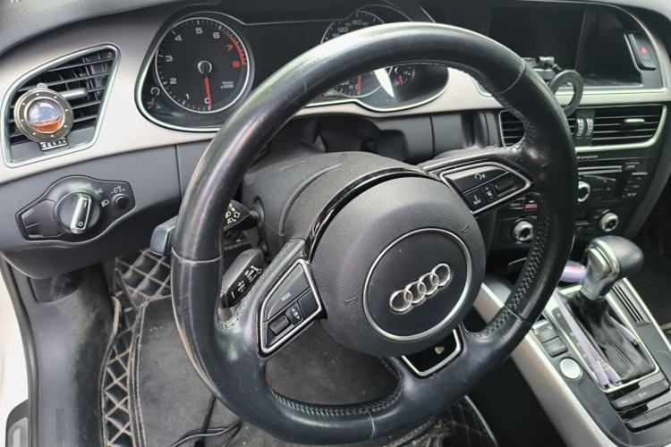 Used Audi A4L 2016 35 TFSI Collector's Edition Automatic Standard Model Steering Wheel
