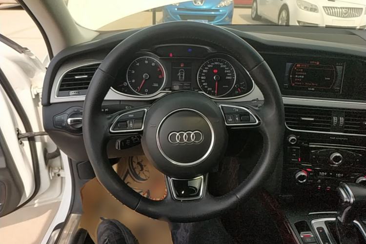 Used Audi A4L 2016 35 TFSI Collector's Edition Automatic Standard Model Steering Wheel