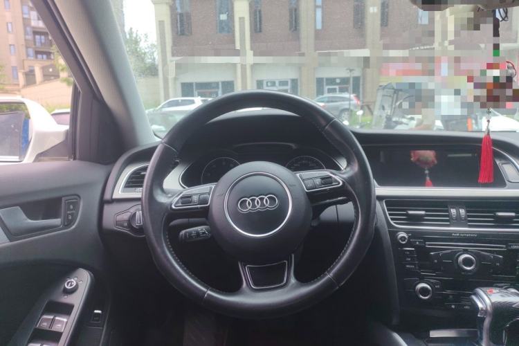 Used Audi A4L 2016 35 TFSI Collector's Edition Automatic Standard Model Steering Wheel