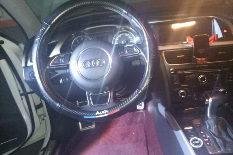 Used Audi A4L 2016 35 TFSI Collector's Edition Automatic Standard Model Steering Wheel