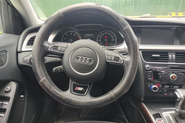 Used Audi A4L 2016 35 TFSI Collection Edition S line Comfort Model Steering Wheel