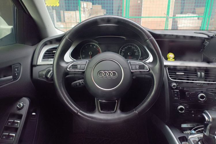 Used Audi A4L 2016 35 TFSI Collector's Edition Automatic Standard Model Steering Wheel