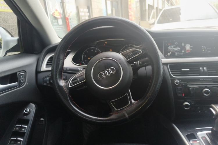Used Audi A4L 2016 35 TFSI Collector's Edition Automatic Standard Model Steering Wheel