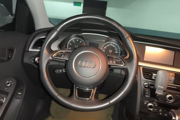 Used Audi A4L 2016 35 TFSI Automatic Comfort Model Steering Wheel