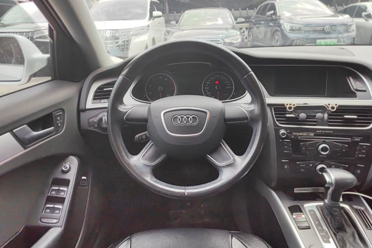 Used Audi A4L 2016 30 TFSI Collector's Edition Automatic Comfort Model Steering Wheel