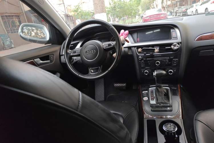 Used Audi A4L 2016 35 TFSI Collection Edition S line Comfort Model Steering Wheel