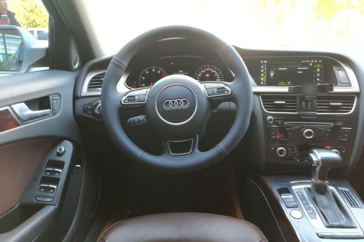 Used Audi A4L 2016 35 TFSI Collection Edition S line Comfort Model Steering Wheel