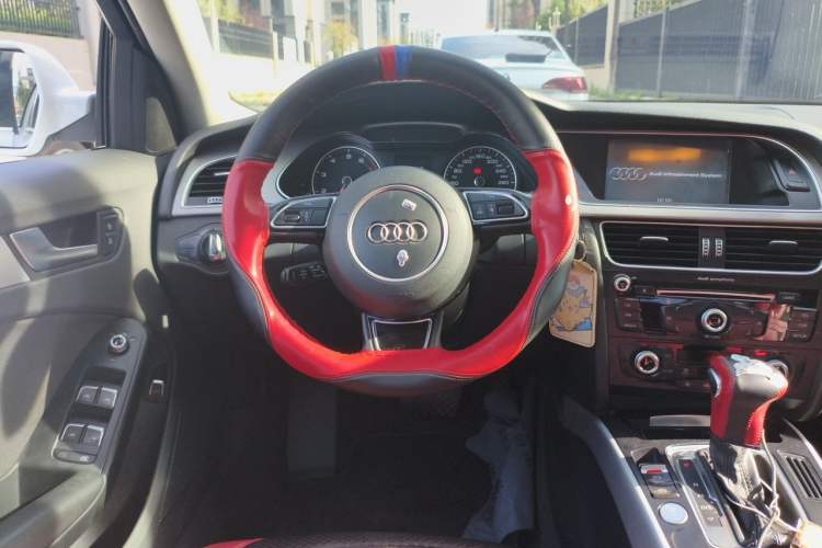 Used Audi A4L 2016 35 TFSI Collector's Edition Automatic Standard Model Steering Wheel