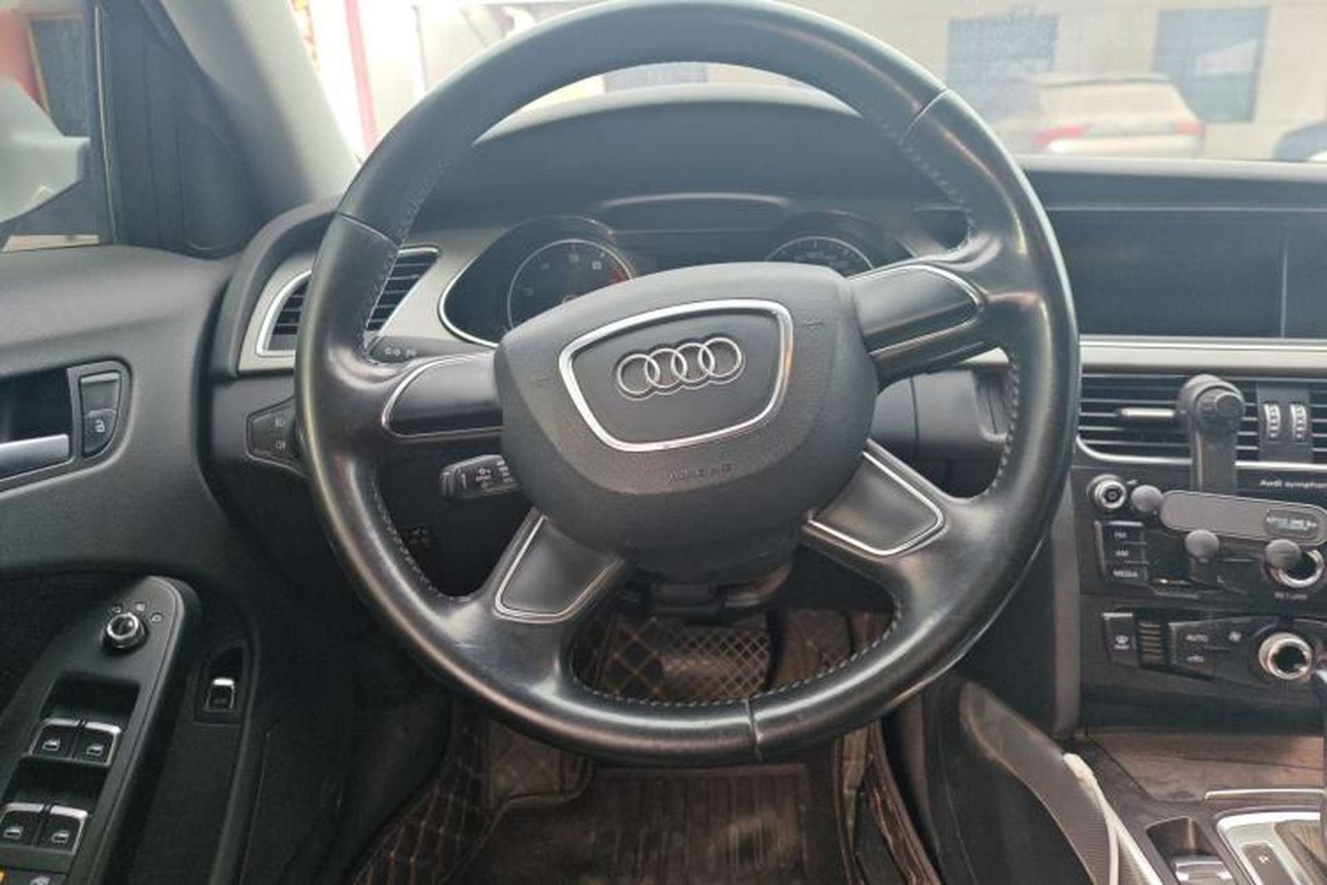 Used Audi A4L 2016 30 TFSI Collector's Edition Automatic Comfort Model Steering Wheel