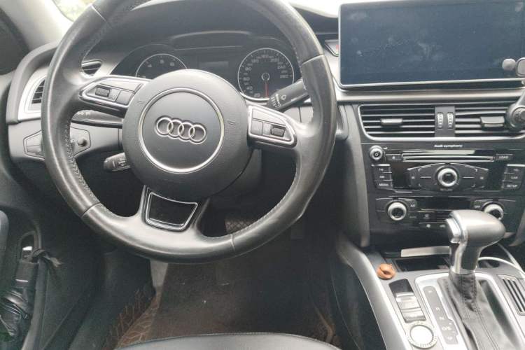 Used Audi A4L 2016 35 TFSI Collector's Edition Automatic Standard Model Steering Wheel