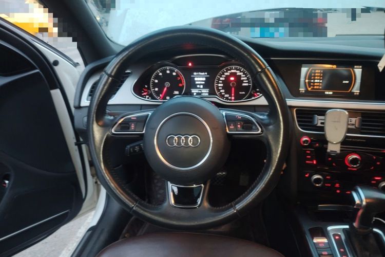 Used Audi A4L 2016 35 TFSI Collection Edition S line Comfort Model Steering Wheel