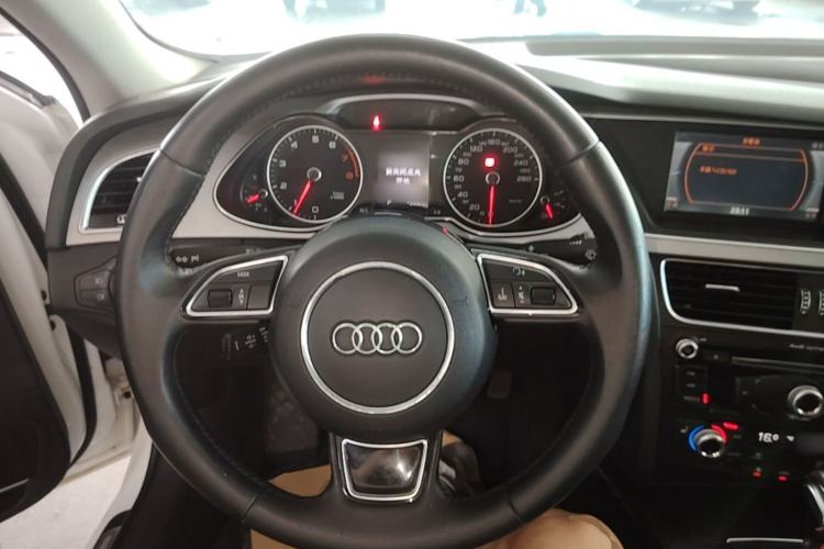 Used Audi A4L 2016 35 TFSI Automatic Comfort Model Steering Wheel
