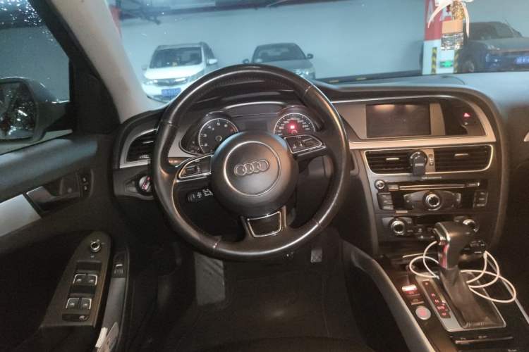 Used Audi A4L 2016 35 TFSI Collector's Edition Automatic Standard Model Steering Wheel