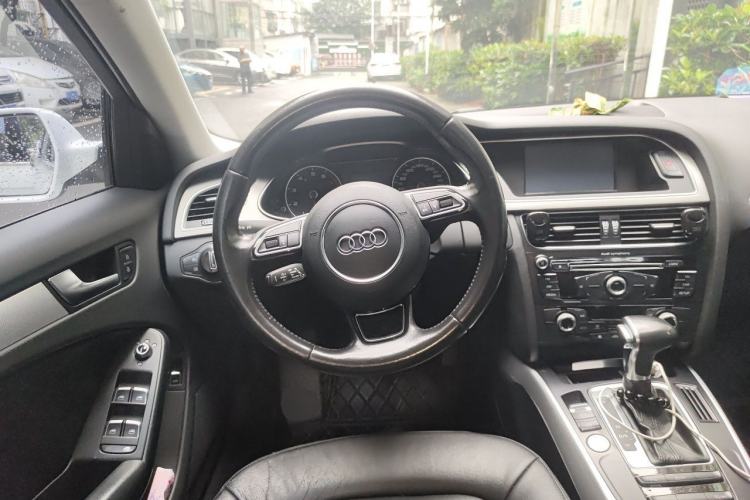 Used Audi A4L 2016 35 TFSI Collector's Edition Automatic Standard Model Steering Wheel