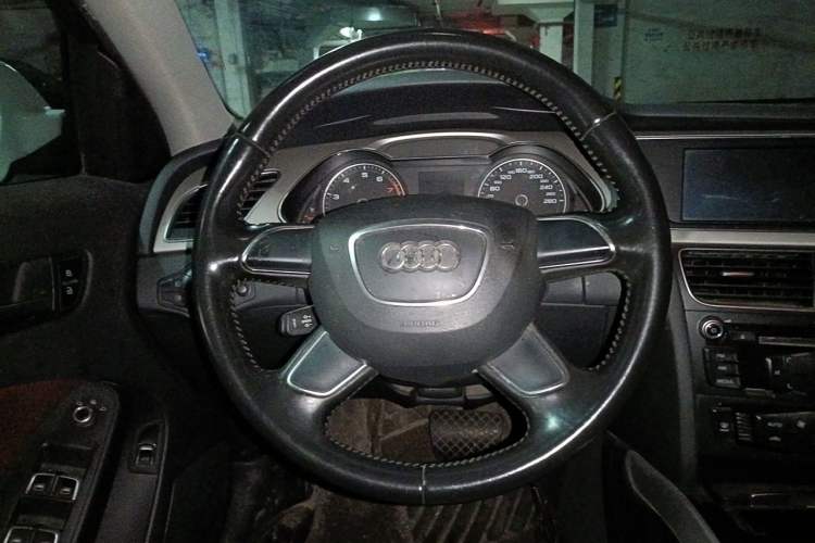 Used Audi A4L 2016 30 TFSI Collector's Edition Automatic Comfort Model Steering Wheel