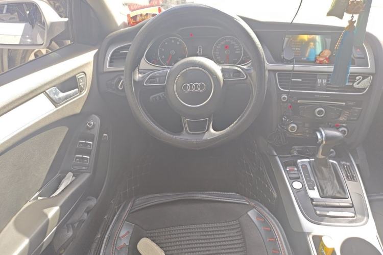 Used Audi A4L 2016 35 TFSI Collector's Edition Automatic Standard Model Steering Wheel