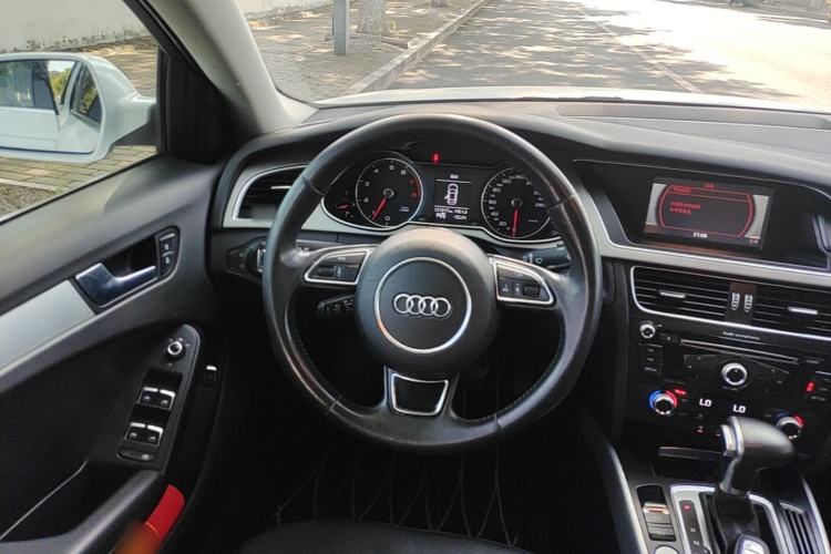 Used Audi A4L 2016 35 TFSI Collector's Edition Automatic Standard Model Steering Wheel