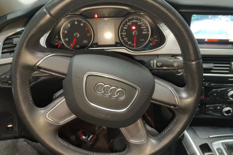 Used Audi A4L 2016 30 TFSI Collector's Edition Automatic Comfort Model Steering Wheel