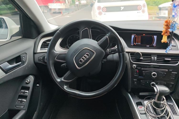 Used Audi A4L 2016 30 TFSI Collector's Edition Automatic Comfort Model Steering Wheel