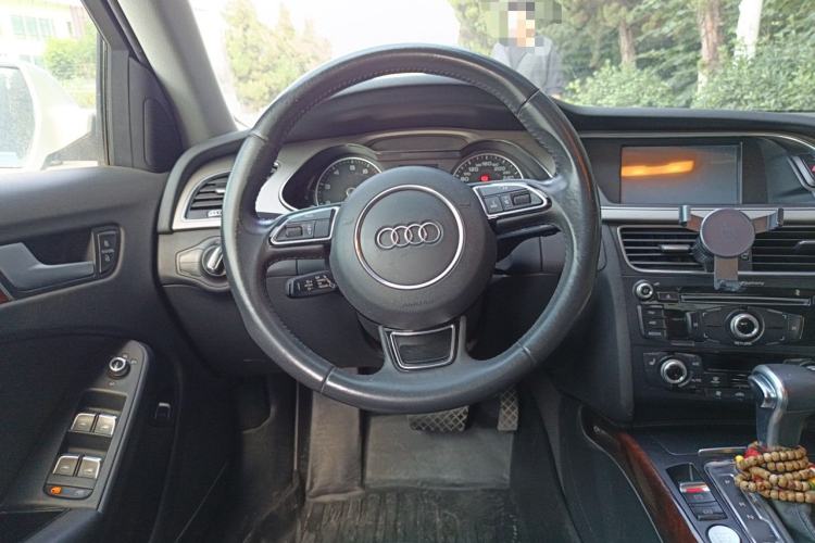 Used Audi A4L 2016 35 TFSI Collection Edition S line Comfort Model Steering Wheel