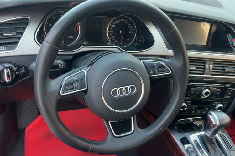 Used Audi A4L 2016 35 TFSI Automatic Comfort Model Steering Wheel