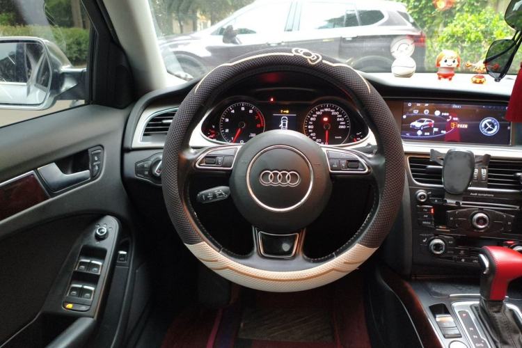 Used Audi A4L 2016 35 TFSI Collection Edition S line Comfort Model Steering Wheel
