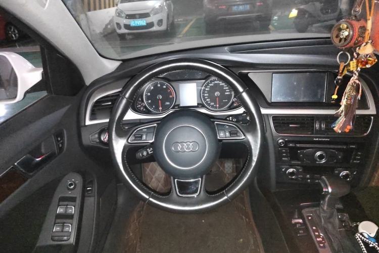 Used Audi A4L 2016 35 TFSI Automatic Comfort Model Steering Wheel