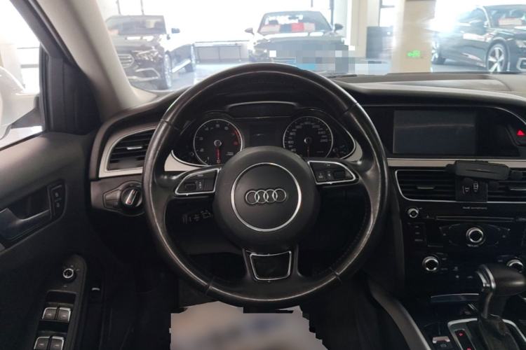 Used Audi A4L 2016 35 TFSI Collector's Edition Automatic Standard Model Steering Wheel