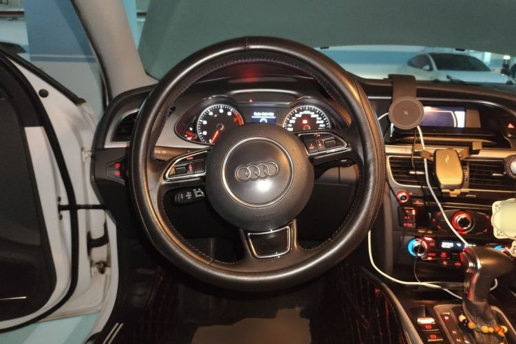 Used Audi A4L 2016 35 TFSI Collector's Edition Automatic Standard Model Steering Wheel