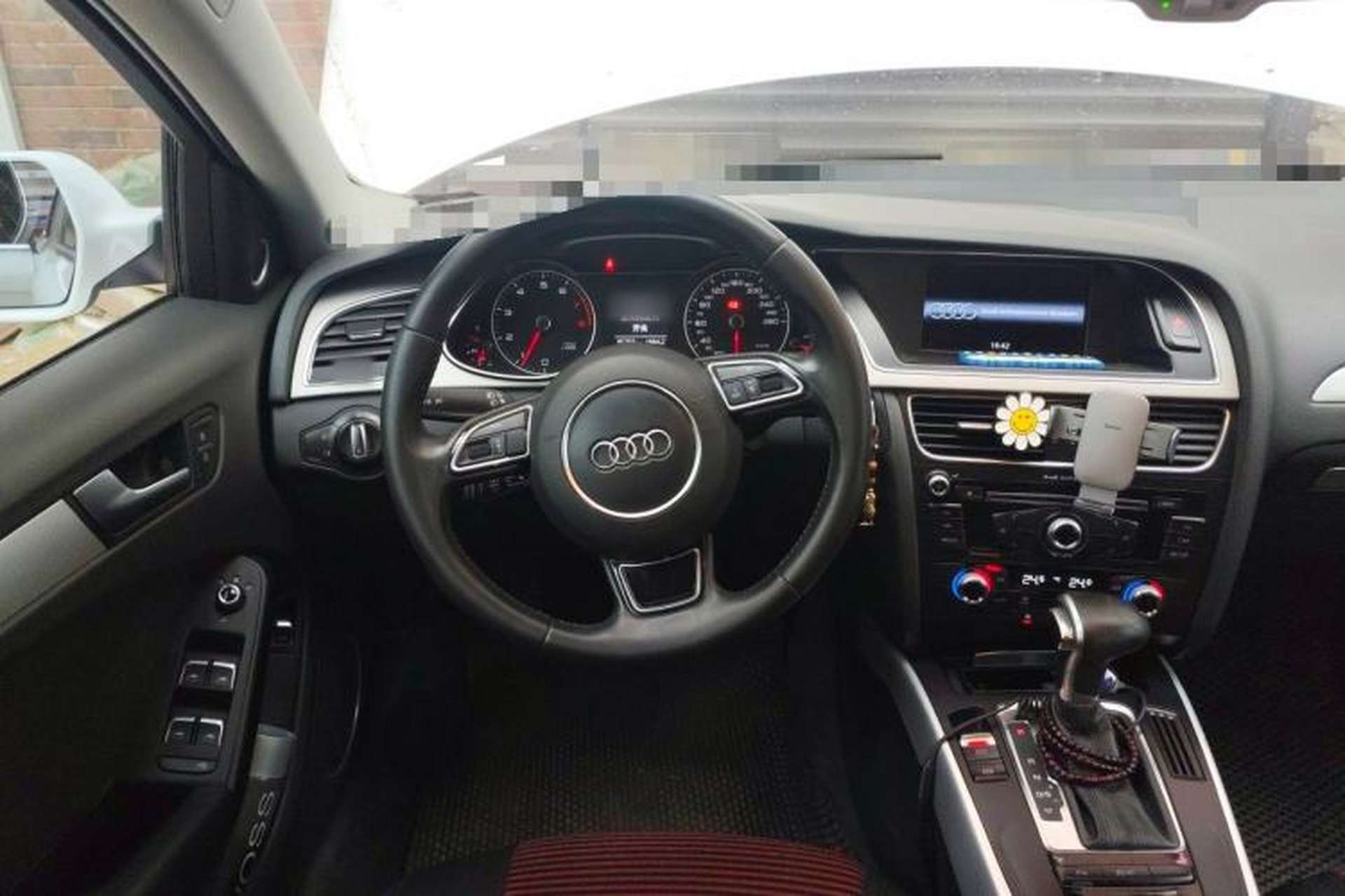 Used Audi A4L 2016 45 TFSI Collection Edition quattro Personalized Sports Model Steering Wheel