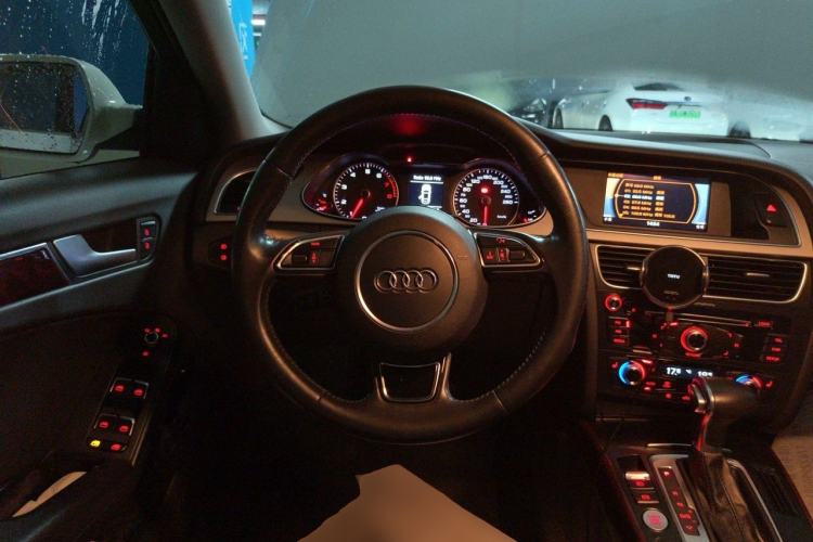 Used Audi A4L 2016 35 TFSI Collection Edition S line Comfort Model Steering Wheel