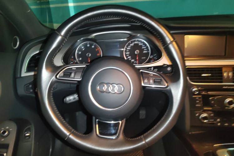 Used Audi A4L 2016 35 TFSI Automatic Sport Edition Steering Wheel
