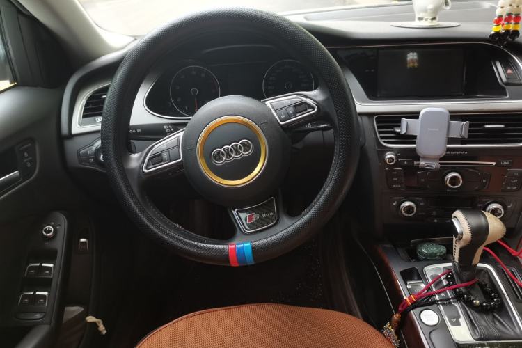 Used Audi A4L 2016 35 TFSI Collection Edition S line Comfort Model Steering Wheel
