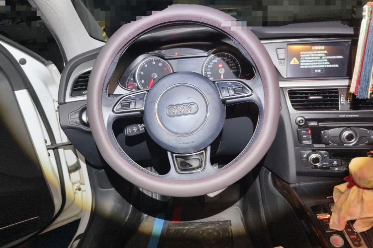 Used Audi A4L 2016 35 TFSI Collection Edition S line Comfort Model Steering Wheel