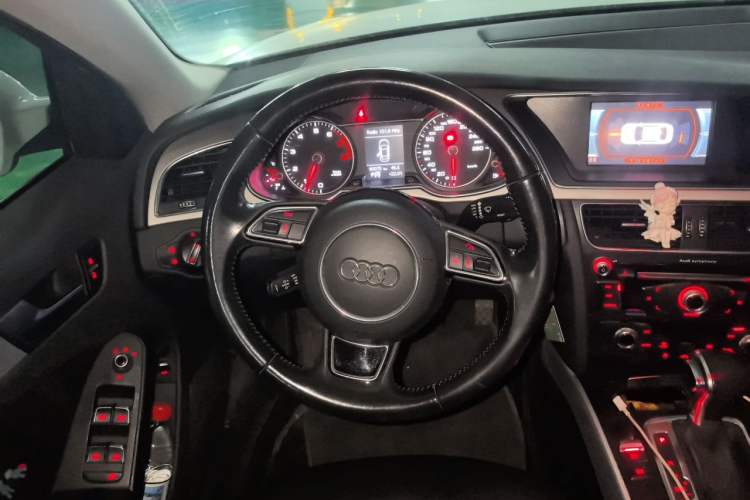 Used Audi A4L 2016 35 TFSI Automatic Standard Model Steering Wheel