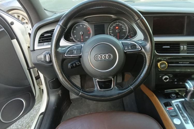 Used Audi A4L 2016 35 TFSI Collection Edition S line Luxury Model Steering Wheel