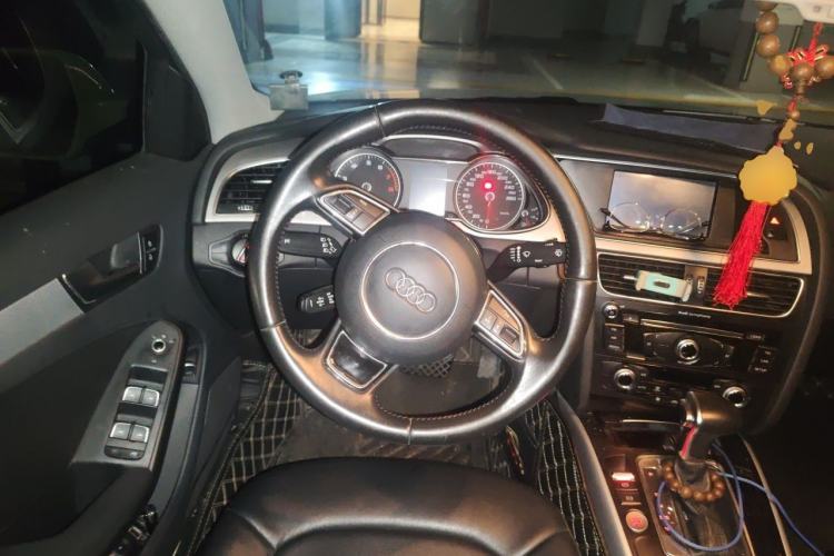 Used Audi A4L 2016 35 TFSI Collector's Edition Automatic Standard Model Steering Wheel