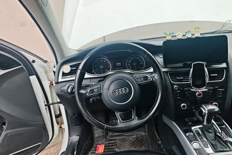 Used Audi A4L 2016 35 TFSI Collector's Edition Automatic Standard Model Steering Wheel